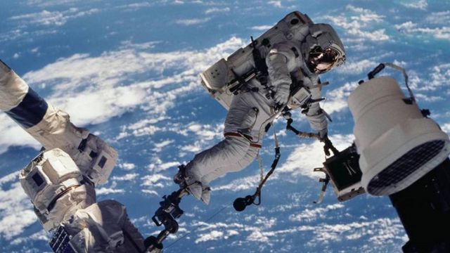 العمل في الفضاء: مستقبل الوظائف في بيئات غير تقليدية_CVPLANET