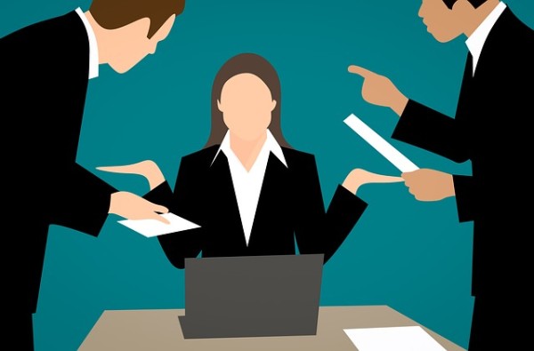 6 نصائح للتعامل مع زميل سلبي دون أن تفقد هدوءك؟_CVPLANET