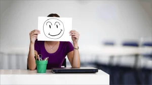 مشاعر يجب أن تتخلص منها لتشعر بالسعادة في بيئة العمل_CVPLANET